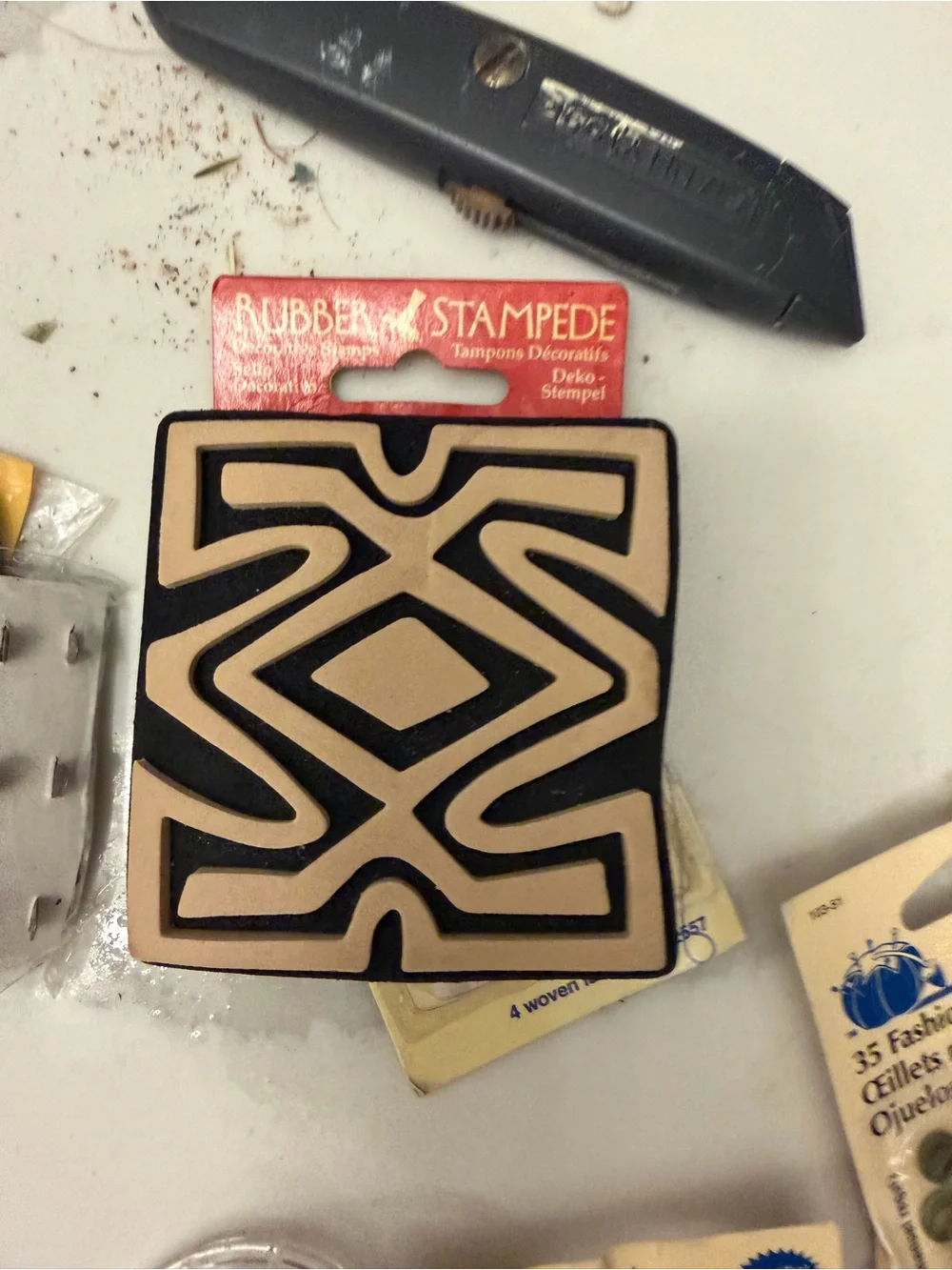 Decorative Wall Stamp - Black and Tan Pattern